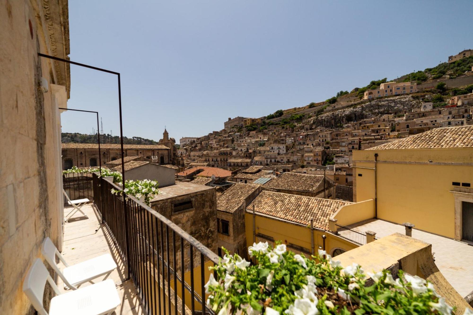 A Casa Di Cassi Hotel Modica Exterior photo